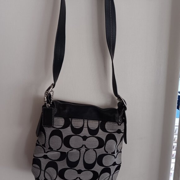 Vintage Coach Signature Jacquard/Leather CrossBody Messenger Saddle Bag Genuine - Picture 2 of 9